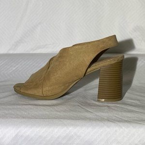 Dex Flex Comfort Beige Block Heels